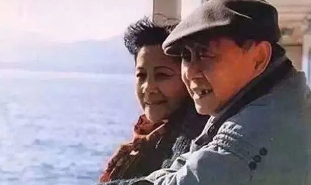 黄永玉致妻子张梅溪：老婆呀，不要哭