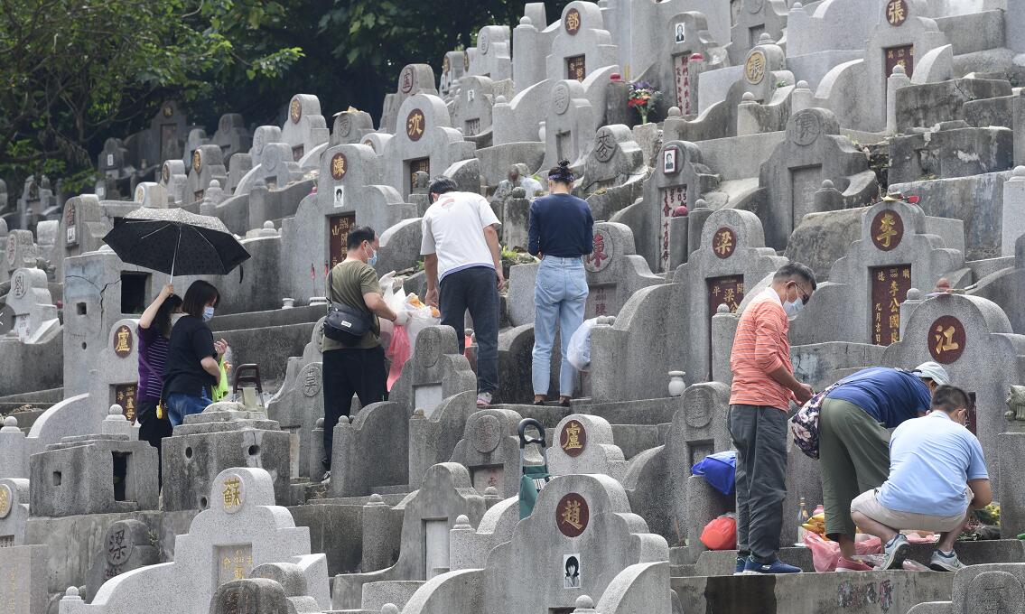 受疫情限聚令影響 重陽節登高祭祖市民減少