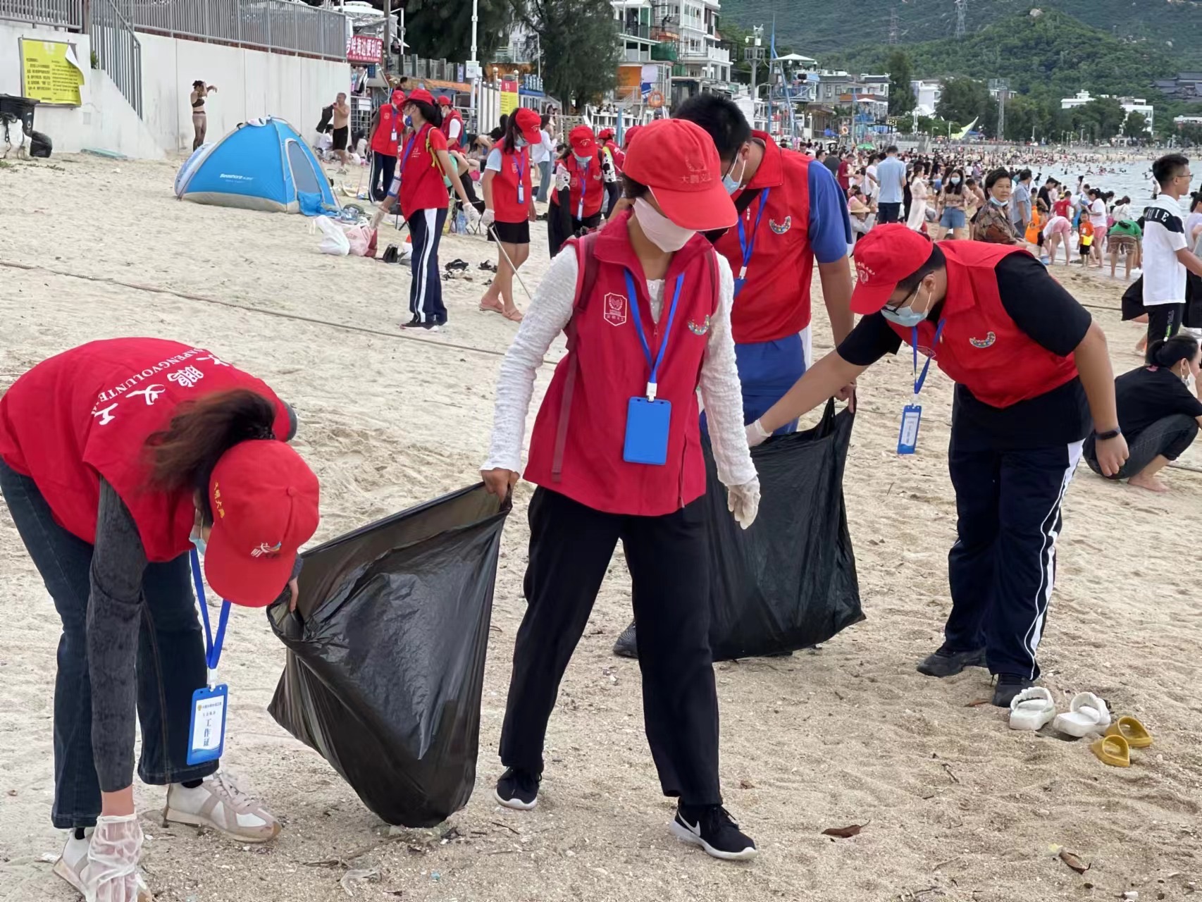 街道搭台 高校參與 20名大學生跨越山海大鵬獻愛