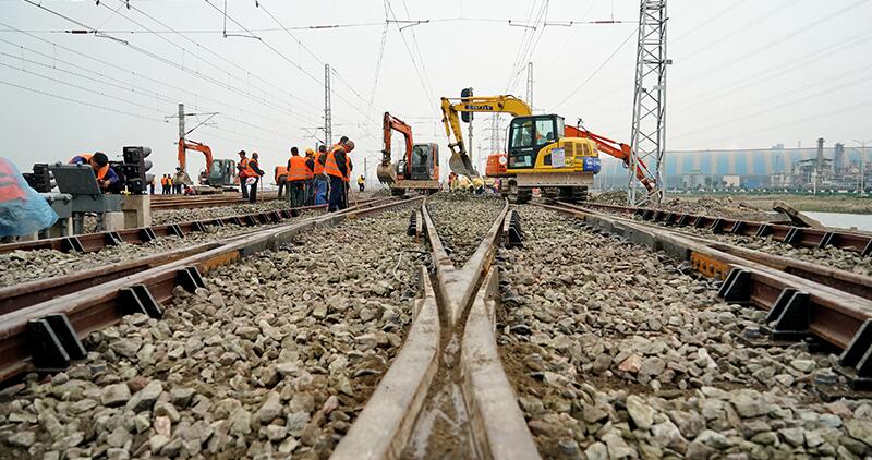 1至7月全國鐵路完成固定資產投資3713億元 同比增長7% 