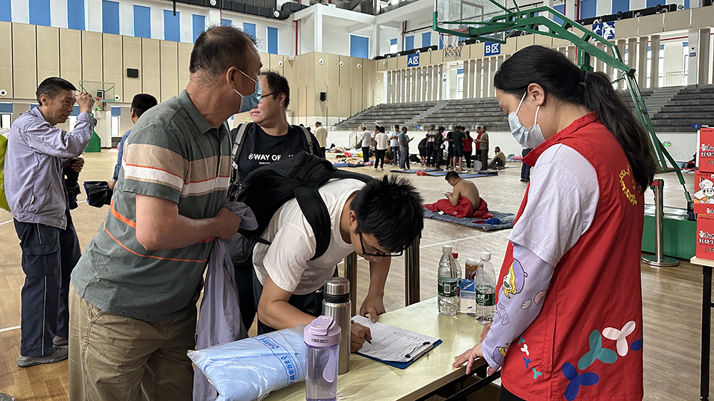 各類船舶已全部回港避風 深圳大鵬全面迎擊颱風「蘇拉」