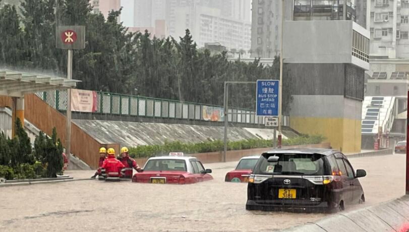 黑雨襲港｜當局截至早7時接逾40宗水浸報告