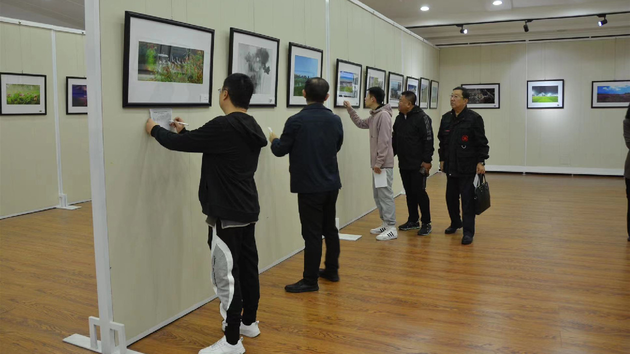 黑龍江雙鴨山市直機關開展首屆攝影大賽優秀作品展