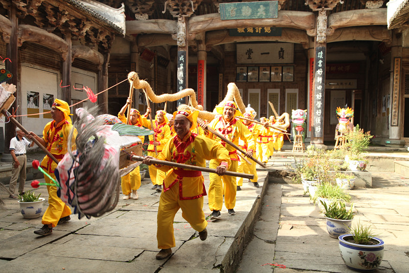 皖祁門縣：「草龍」鬧中秋 佳節味更濃