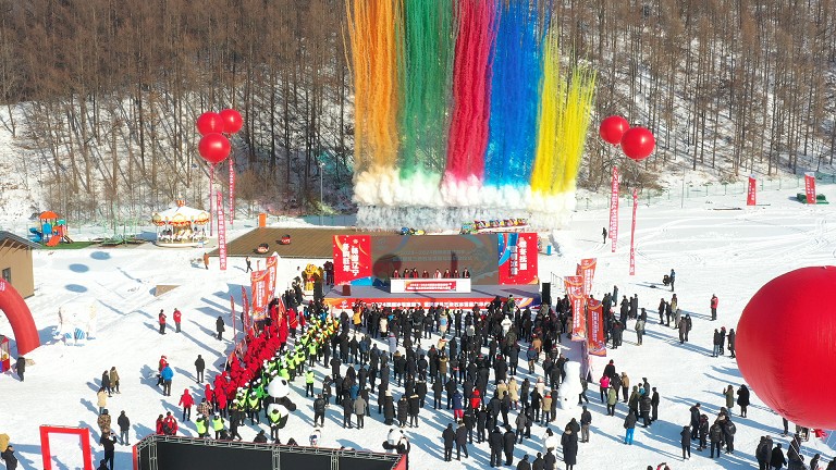 「冰雪經濟」點燃寒冬 撫順冰雪旅遊季暨撫順縣三塊石冰雪嘉年華啟幕