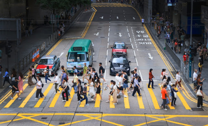 亂過馬路罰2000！警方18日起嚴打司機及行人違例行為