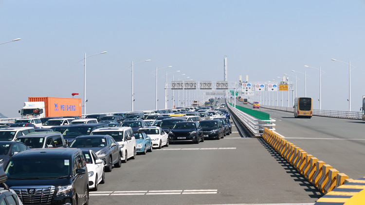 「北上潮」持續火熱！港珠澳大橋珠海公路口岸客車進境通關量創新高