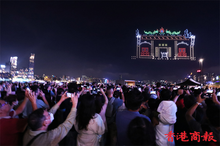 特寫：千架無人機點亮香港夜繽紛