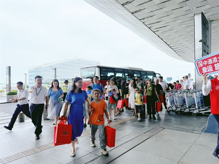 深航推「地空聯運」產品  珠江西岸旅客赴深乘機可免費坐大巴