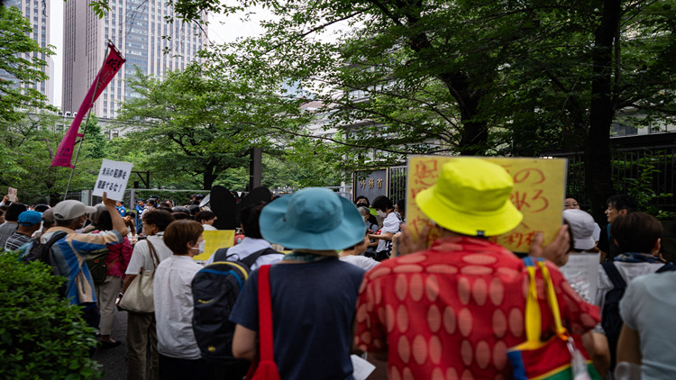 日本沖繩民眾舉行抗議 反對強推美軍基地建設