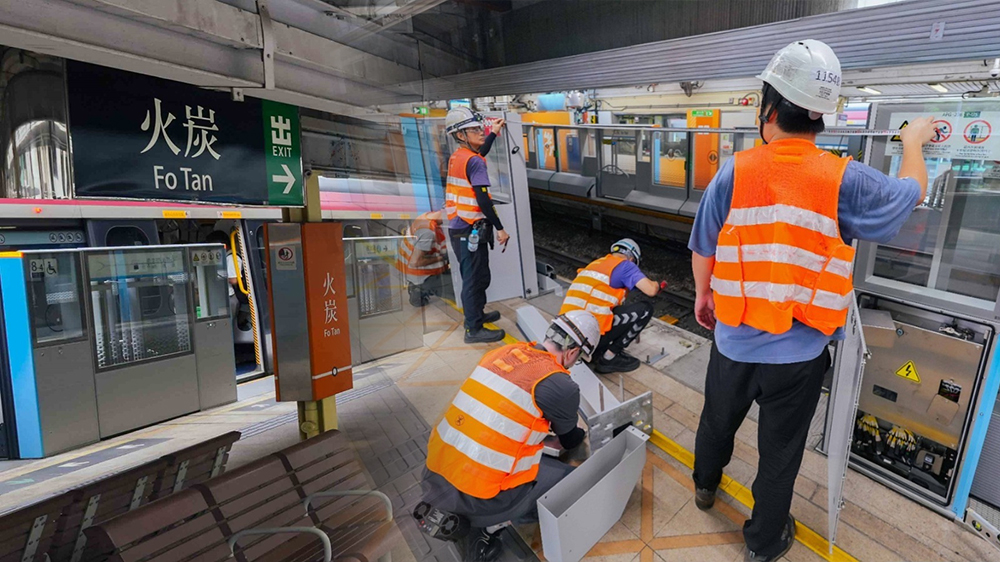 港鐵火炭站完成月台閘門安裝 餘下兩車站年內展開