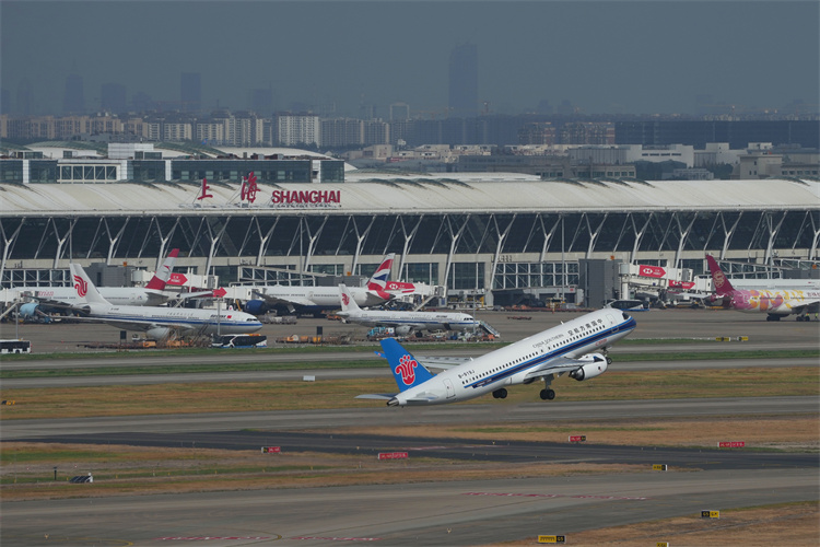 有片∣南航首架國產C919飛機正式入列 9月19日起執飛滬廣航線