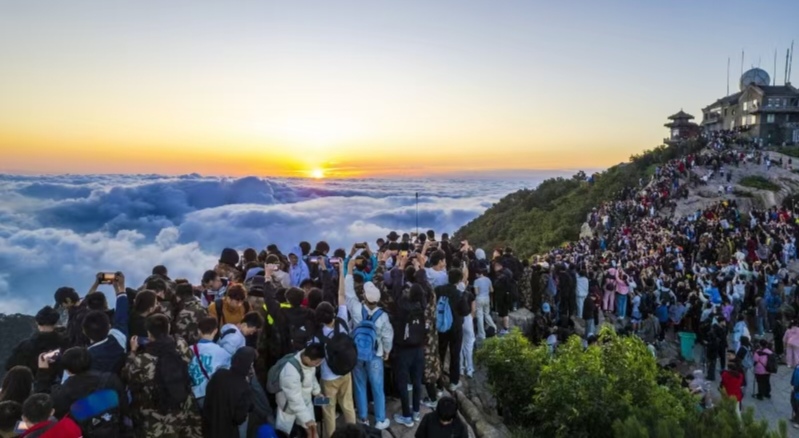 好客山東：今年已有700萬名遊客爬泰山