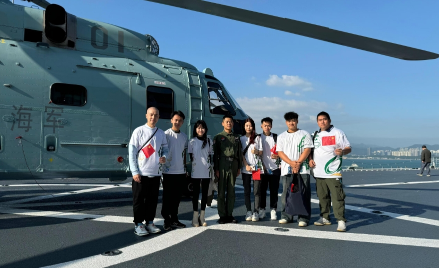 港雋青年親歷海南艦 感受中國海軍力量