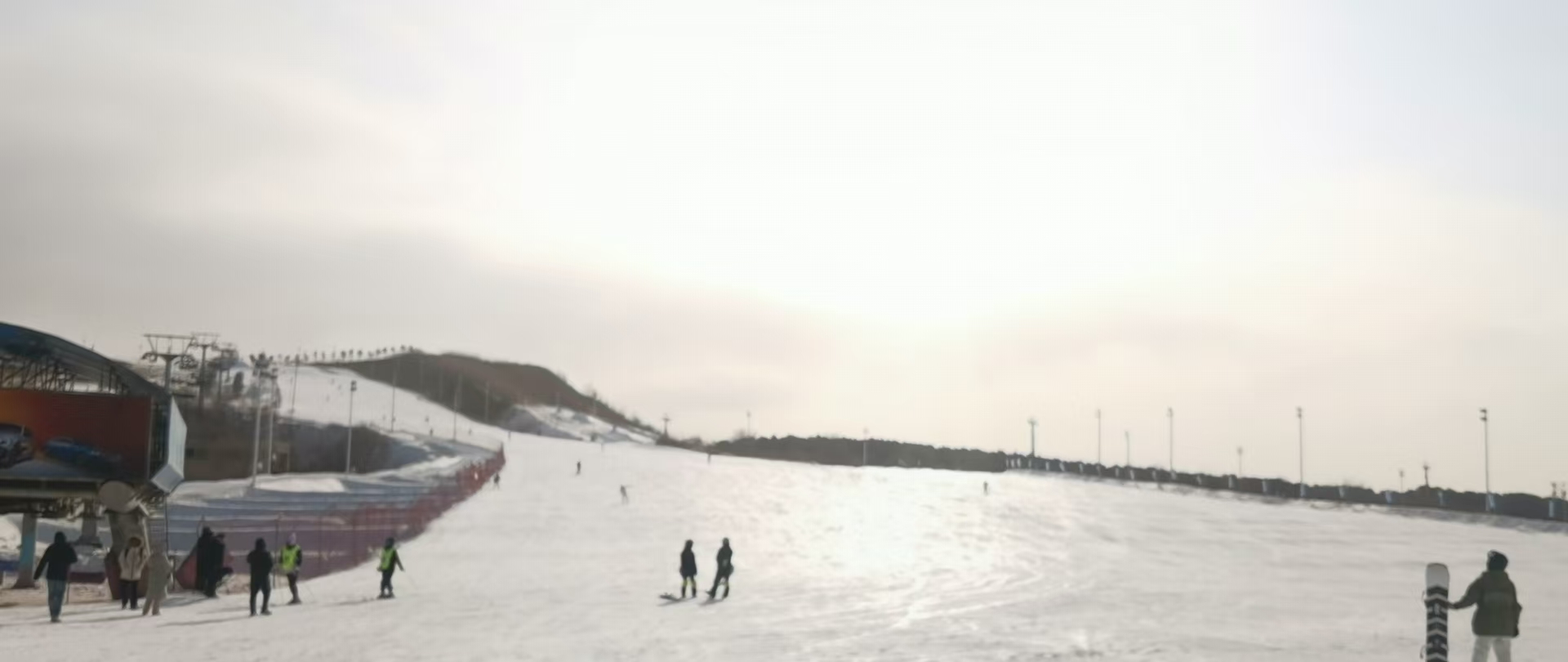 阜新黃家溝滑雪場：冬日新景亮相 冰雪盛宴待客來