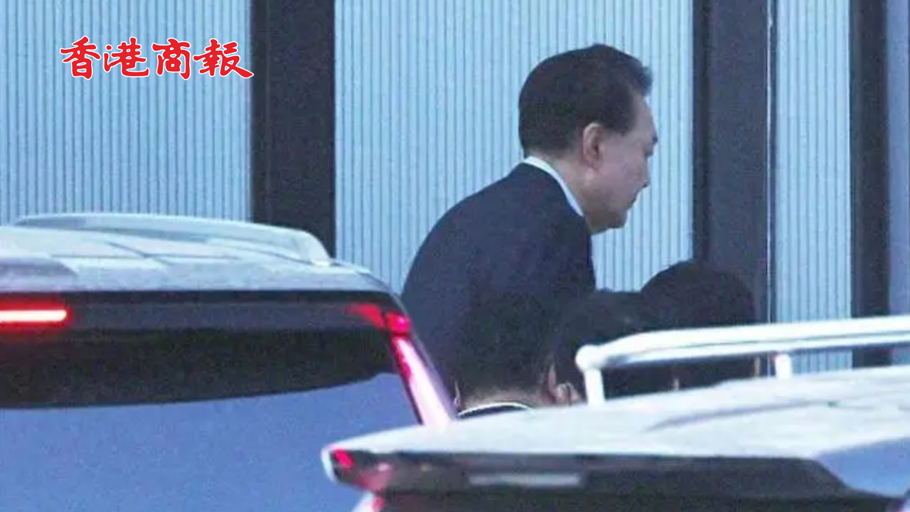 有片丨尹錫悅拘留令被批准 數百名支持者衝擊打砸法院