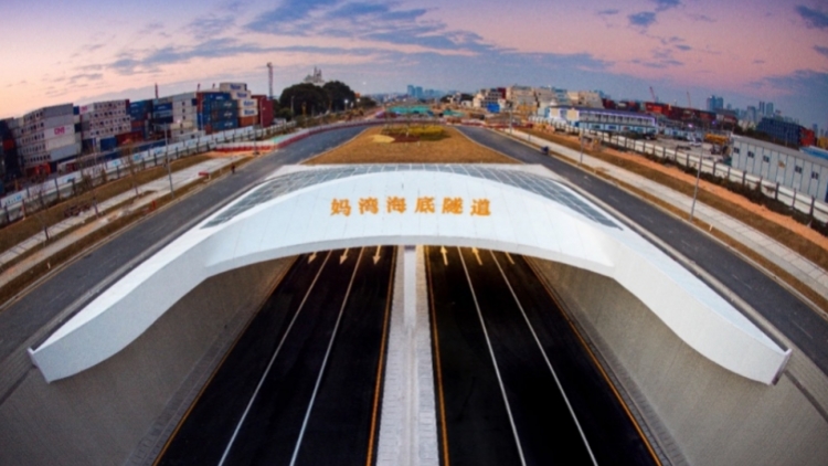 深圳首條海底隧道通車 國內海底最大直徑深埋跨海隧道