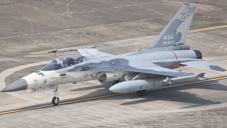 台空軍一女性士官長遭戰機發動機吸入重傷不治