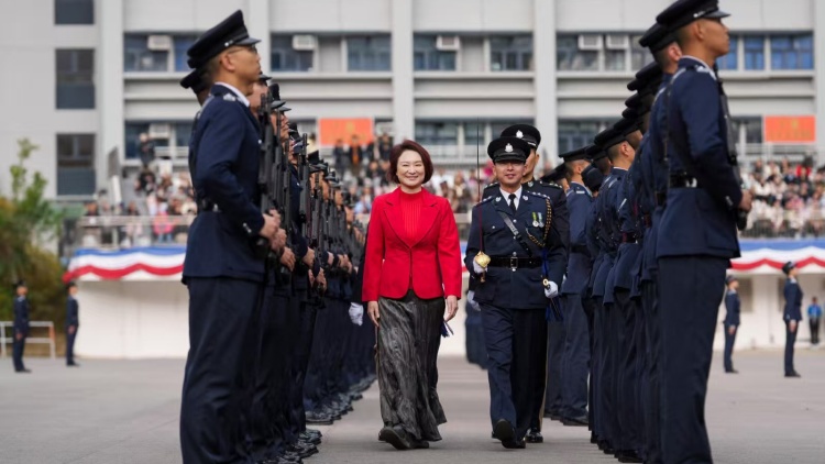 檢閱警察學院結業會操 李慧琼:警察是市民的守護者