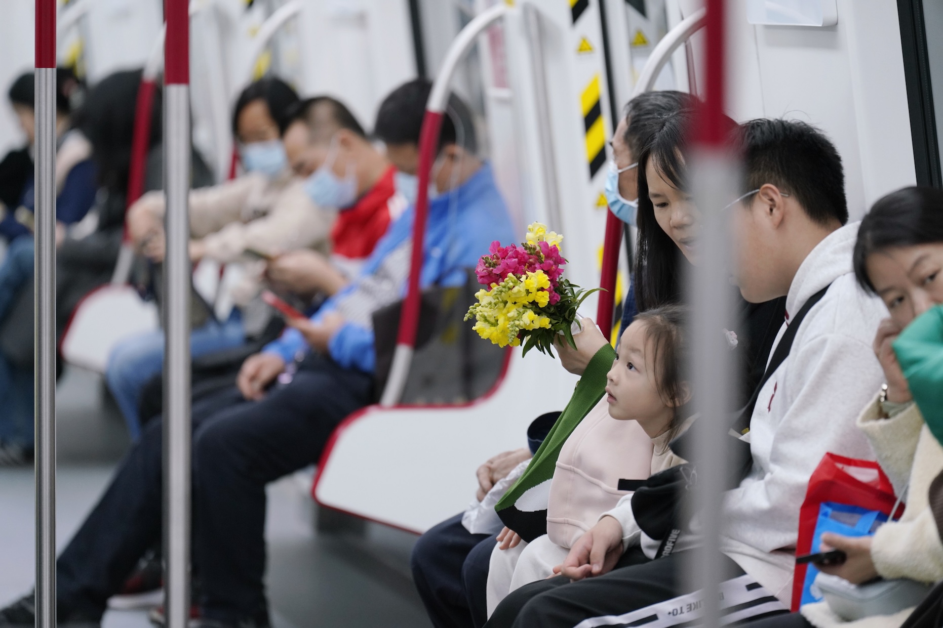 廣州地鐵全力保障大年初一煙花匯演乘客出行安全