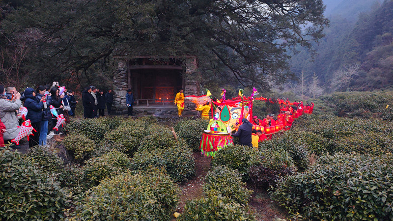 皖休寧鶴城：板凳龍  鬧元宵