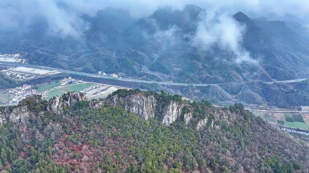 皖祁門縣：秀美燕山雲霧起