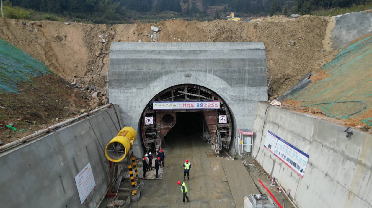 皖黟縣S477公路改建工程加快推進